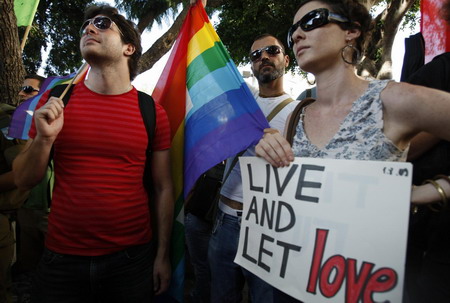 Israelis rally after 2 murdered at gay center