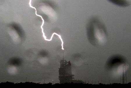Lightning illuminates world