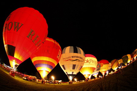 Int'l Balloon Fiesta in England