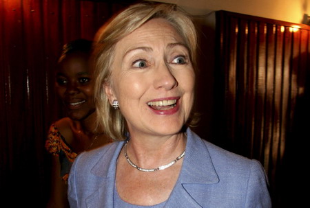 Clinton demands end to sexual violence in Congo