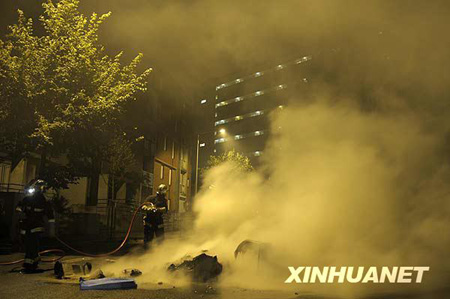 Unrest erupts in suburb Paris after teen death