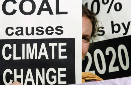 Australian parliament rejects carbon trade plan