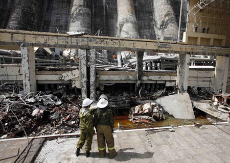 64 missing feared dead in Russia dam blast