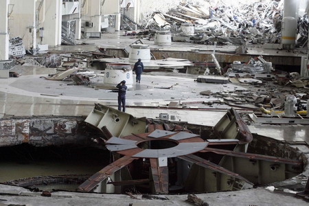 Putin urges mass checks after dam accident
