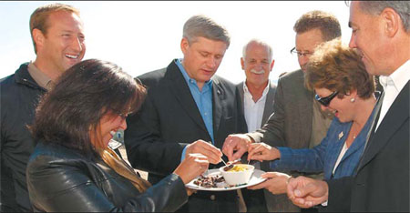 Canada PM launches a tour to assert Arctic sovereignty