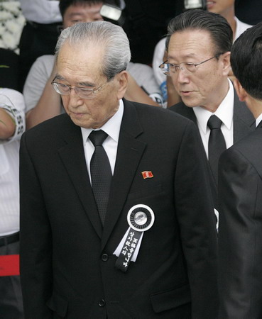 DPRK officials pay respect to Kim Dae-jung