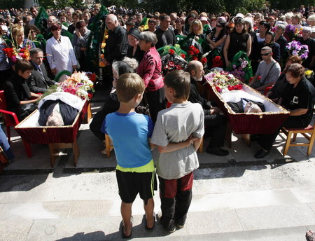 Putin promises payouts for dam blast victims