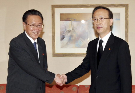 2 Koreas hold high-level talks; 1st in 2 yrs