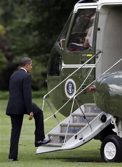 Obama, family head to Martha's Vineyard vacation