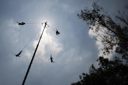 Volador de Papantla perform in Mexico City