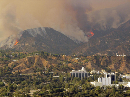 Calif. firefighters wage fierce wildfire battles