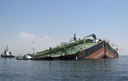 Oil tanker sinks near Suez Canal, no casualties