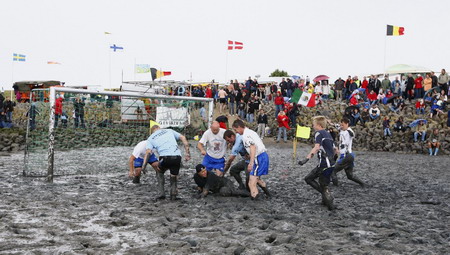 'Wattoluempiade': mud olympics