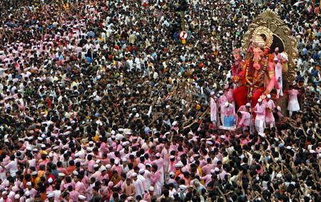 Hindu ritual see-off of Elephant God