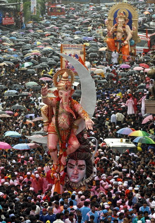 Hindu ritual see-off of Elephant God