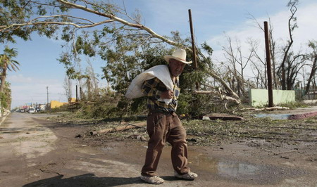 Hurricane Jimena leaves 8,000 homeless in Mexico