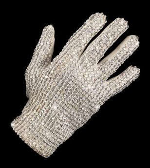 Michael Jackson glove fetches $49,000 in Australia
