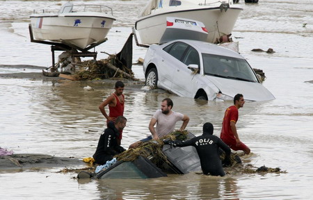Heavy rains flood in northwestern Turkey