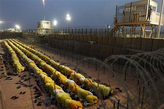 US military closes largest detention camp in Iraq