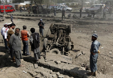 Car bomber hits Italian troops in Kabul