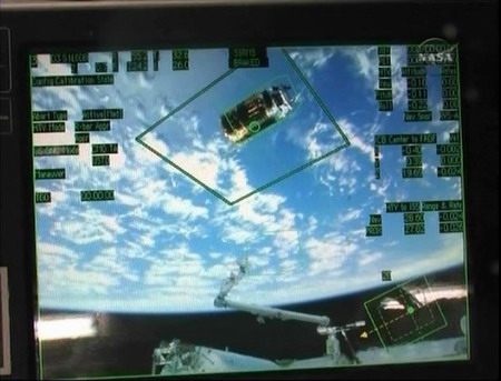 Space station grabs Japan cargo ship