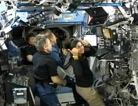 Space station grabs Japan cargo ship