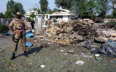 Police say attack on Pakistani minister foiled