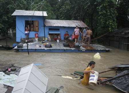 Tropical storm hits Philippines