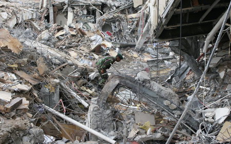 Padang hit hard by earthquake