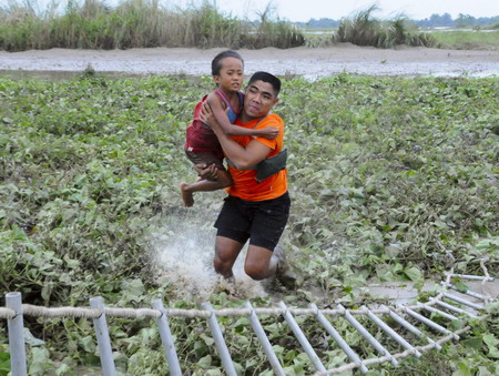 Landslides, floods kill 184 in Philippines
