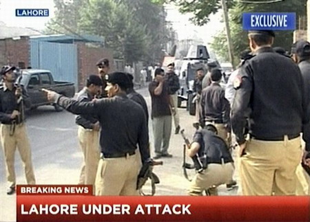 Gunmen, bomber hit 4 sites in Pakistan, 31 die