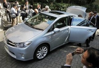 Toyota unveils new hybrid-only model