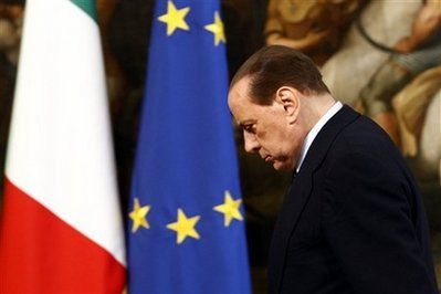 100,000 women say they're offended by Berlusconi