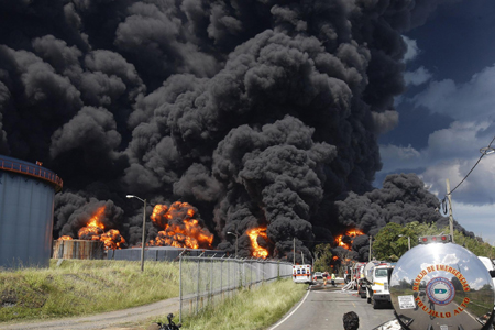 350 people evacuated for fire in Puerto Rico