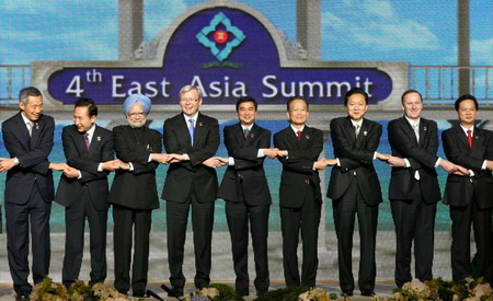 Asian leaders explore regional co-op at summit
