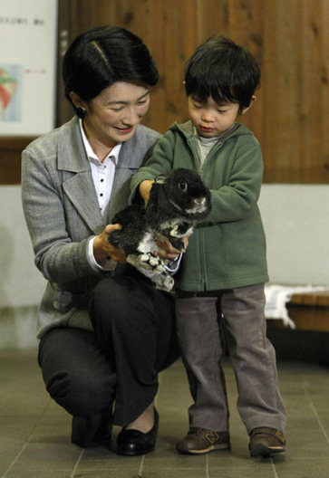 Japan's Prince Hisahito visits Zoological Gardens