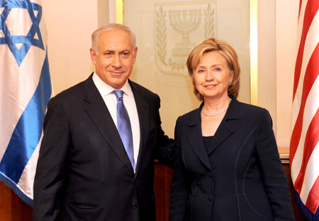 Clinton urges Israelis, Palestinians to resume talks