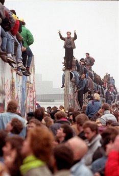 Germany celebrates memory of Berlin Wall falling