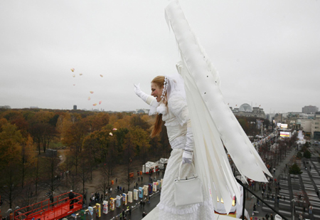 Germany marks fall of Berlin Wall