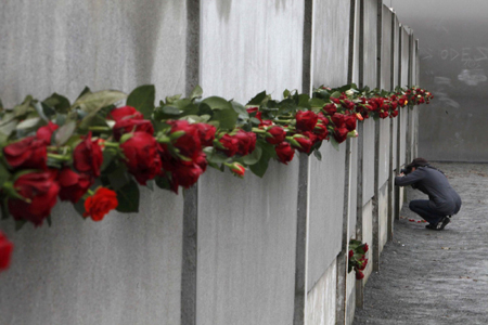 Germany marks fall of Berlin Wall