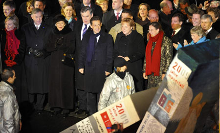 Thousands cheer 20 years since fall of Berlin Wall