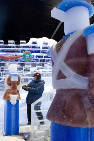 Chinese artisans contribute to ICE! Exhibit