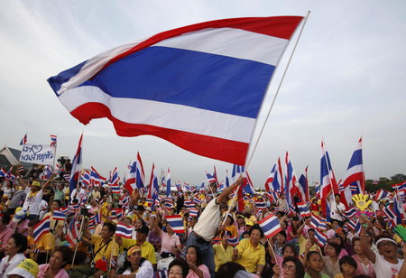 PAD rallies against Thaksin, Hun Sen