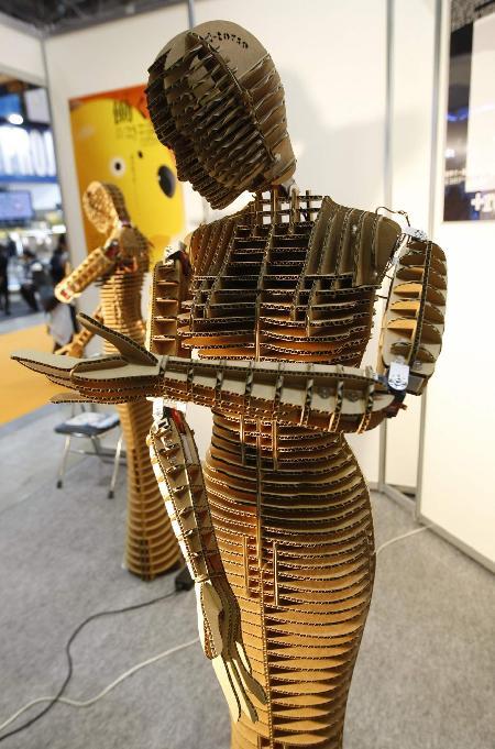 The 2009 international robot exhibition kicks off in Tokyo