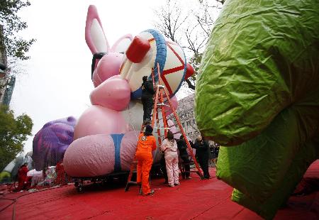 Holiday shopping season to kick off on Black Friday