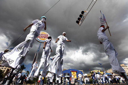 Honduras tries to poll out of coup crisis