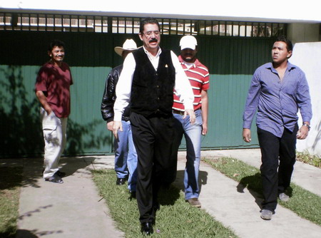 Honduras Congress votes not to restore Zelaya