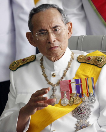 Ailing Thai king calls for peace on 82nd birthday