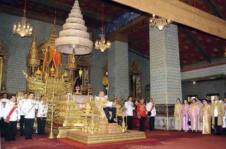 Ailing Thai king calls for peace on 82nd birthday