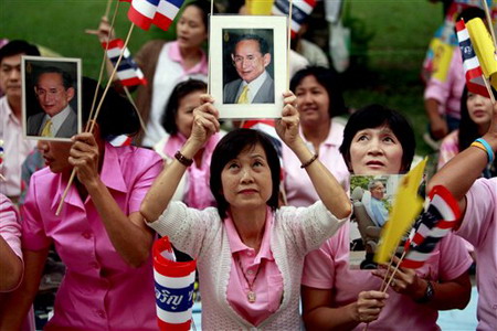 Ailing Thai king calls for peace on 82nd birthday